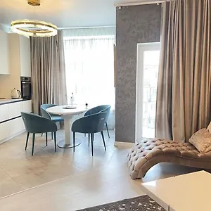 Apartment Prime In The Centre With Bbq, Dresden